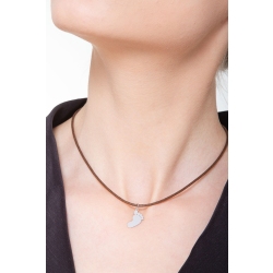 Colgante Pie de Bebé en Oro Blanco de 18k 2