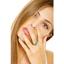 18k white and rose gold contrariè ring with emerald and diamond pavè 2