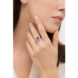Tanzanite and diamond halo ring 18kt white gold 2