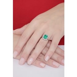 White gold 18k halo ring with diamonds and emerald  2