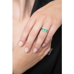White gold 18k ring with halo diamonds and emeralds oval cut 2