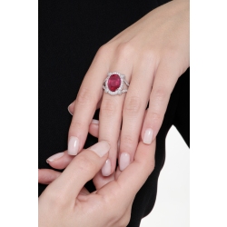 Anillo halo en oro blanco 18k rubí en el centro y diamantes 2