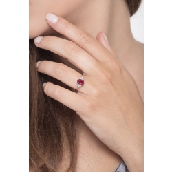 18k white gold ring with a central ruby and diamonds  2