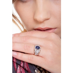 Anillo de banda de oro blanco y rosa de 18k con zafiro azul y diamantes 2