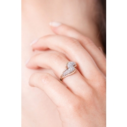 18k yellow gold ring with diamonds  2