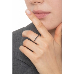 Anillo en oro blanco 18k con diamantes negros 2