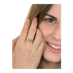 Anillo triple en Oro Amarillo 18k con 3 diamantes 2