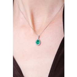 Necklace with pear cut emerald and round cut diamonds 2