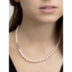 Fancy pearl necklace closure with diamonds  2