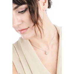 18k white gold necklace with pendant with diamonds and pearl 2