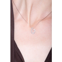 18k white gold letter G with solitaire diamond 2