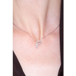 Collier personnalisé lettre P or blanc et diamants 2