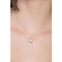 Necklace in 18k white gold with diamonds and a pearl 2