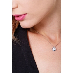 Chaîne en or blanc 18k avec pendentif goutte en diamants 2