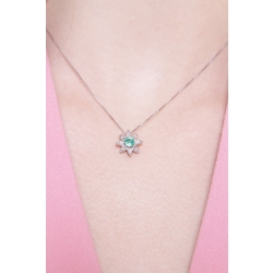Necklace with pendant, central emerald and diamond petals 2