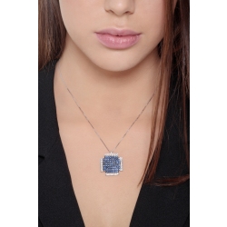 Collar en oro blanco 18k con cruz cuadrada con zafiros y diamantes 2