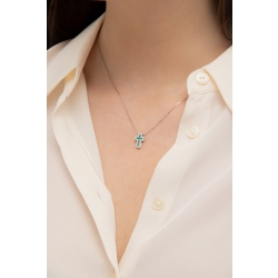 Necklace with cross pendant with emeralds and diamonds 2