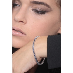 Tennis bracelet in 18k white gold with blue sapphires 2
