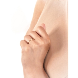 Thin band in 18k yellow gold 2