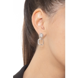 Boucles d’oreilles pendantes en or blanc 18k carrés et diamants 2