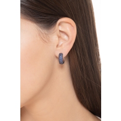 18k white gold hoop earrings with blue sapphires and burnished tips 2