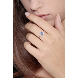 White gold 18k flower ring with blue sapphires and diamonds  2