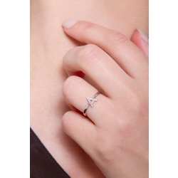 Bague avec lettre   A  en or blanc et diamants 2
