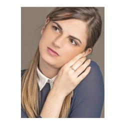 Anillo de compromiso solitario en oro blanco de 18k con diseño de hojas y diamantes brillantes 2