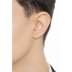 Mono boucle d oreille en or blanc 18 carats à quatre griffes avec des diamants 2