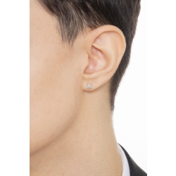 Mono boucle d oreille en or blanc 18 carats à quatre griffes avec un diamant 2