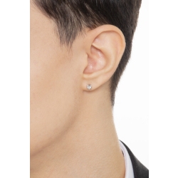 Mono boucle d oreille en or blanc 18 carats avec un diamant 2