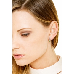 18k white gold fancy earrings with peridot and round cut diamonds 2