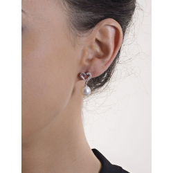 Pendientes corazón de oro blanco 18k con diamantes y una perla 2