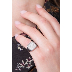 White gold 18k pinky ring diamonds  2