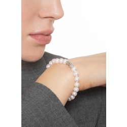 Pearl bracelet with 18k white gold closure  2