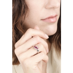 White gold 18k trilogy ring with rubies and diamonds 2