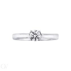 Four prong classic solitaire setting
