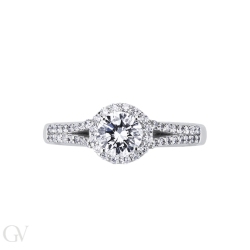 Solitärring Fassung mit Diamanten auf der Ringschiene  