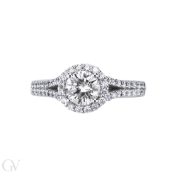 Monture solitaire linéaire avec des diamants sertis sur la tige.