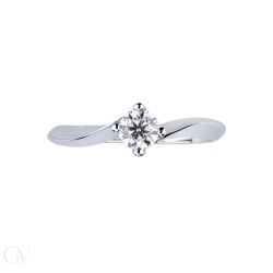 Four prong solitaire setting engagement ring