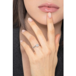 Solitario quattro griffe in Oro bianco 18k con incastonato diamante di carati 0,90 2