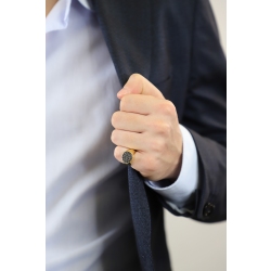 Anillo hombre oro amarillo de 18 quilates con diamantes negros 2