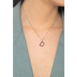 Collar con initial D de oro blanco y diamantes negros 2