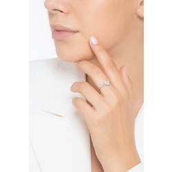 Anillo de oro blanco18 quilates con una gran mariposa en diamantes 2