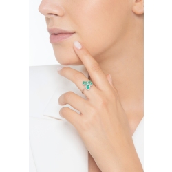 Bague en or blanc 18k sertie de trois émeraudes  2