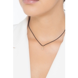 Colgante con letra inicial E en oro amarillo 18 quilates 2