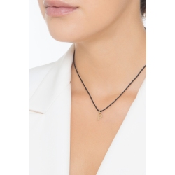 Ciondolo con lettera iniziale P stampatello in oro giallo 18k 2