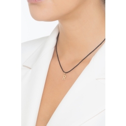 Pendant with initial letter R in uppercase in 18k yellow gold 2
