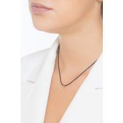 Pendentif avec lettre initiale V 2