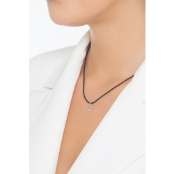 Pendentif avec lettre initiale F 2